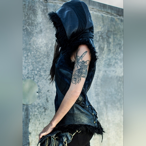 AYYAWEAR- handcrafted women's Vest - Picture 2 of 7